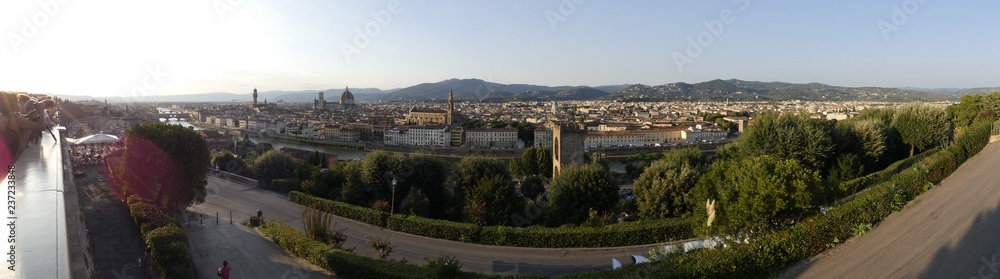 Panorámica de la ciudad de Florencia desde la Plaza de Miguel Ángel.