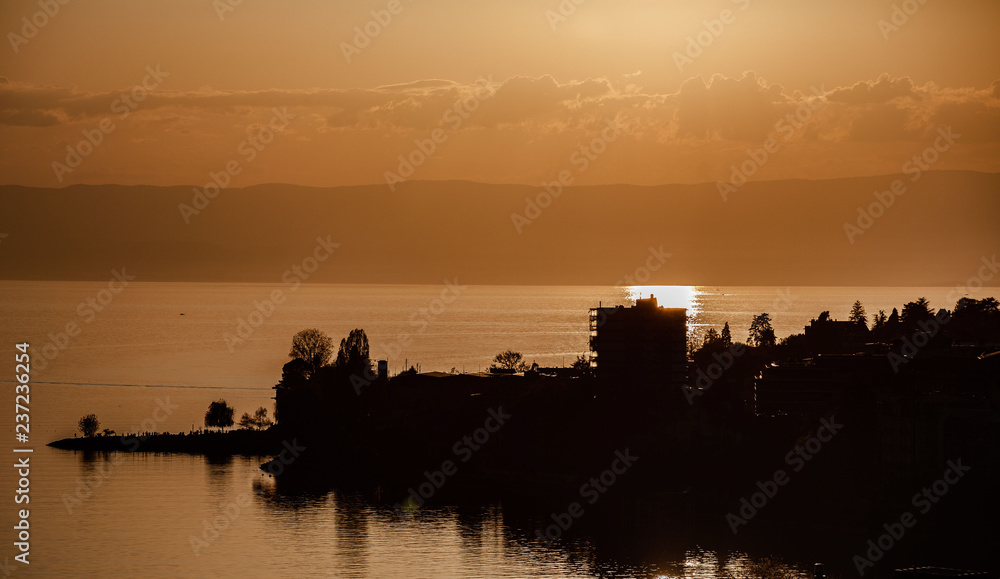 Sonnenuntergang am Genfer See in Monteux