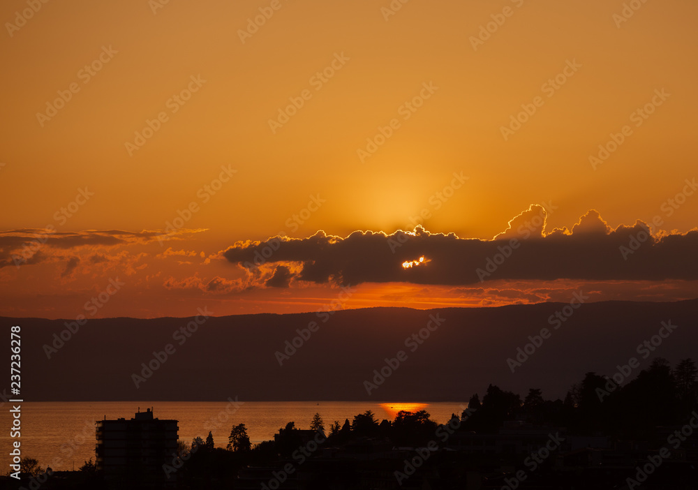 Sonnenuntergang ma Genfer See in Montreux