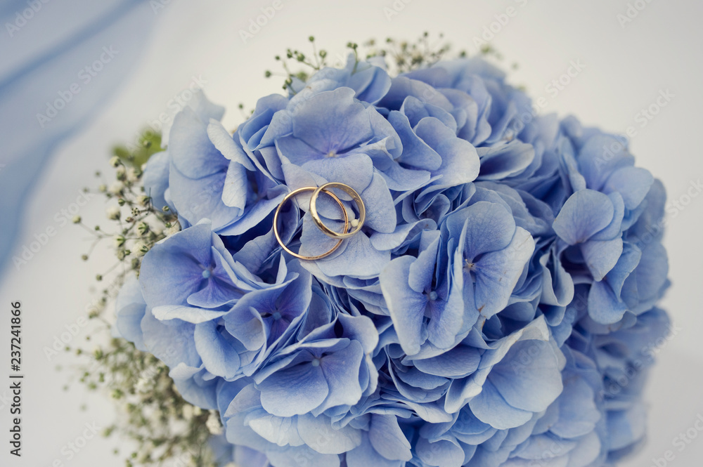 Fototapeta Blue bridal bouquet wedding with rings