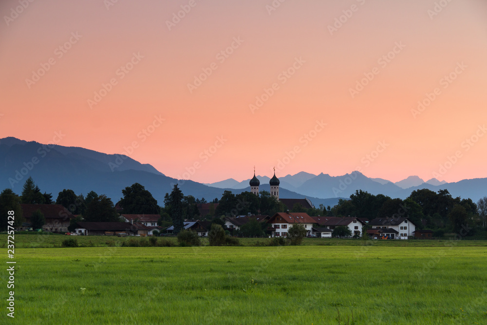Das Blaue Land - Benediktbeuern - Alpenpanorama Das Blaue Land - Benediktbeuern - Alpenpanorama