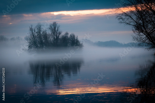 Nebelidylle am Donausee © fotofrank