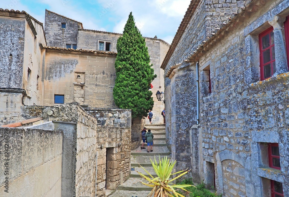 Les Baux-de-Provence – südfranzösischer Ort in der Region Provence-Alpes-Côte d’Azur - High Dynamic Range Image
Les Baux-de-Provence – südfranzösischer Ort in der Region Provence-Alpes-Côte d’Azur - High Dynamic Range Image