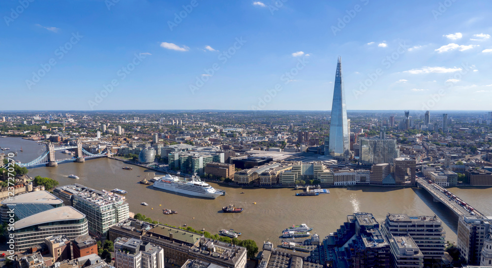Obraz premium UK, England, London, Shard with Tower Bridge panorama