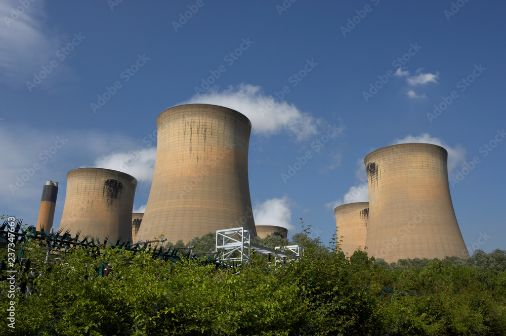 COOLING TOWERS AND CHIMNEY AT DRAX POWER STATION YORKSHIRE ENGLAND