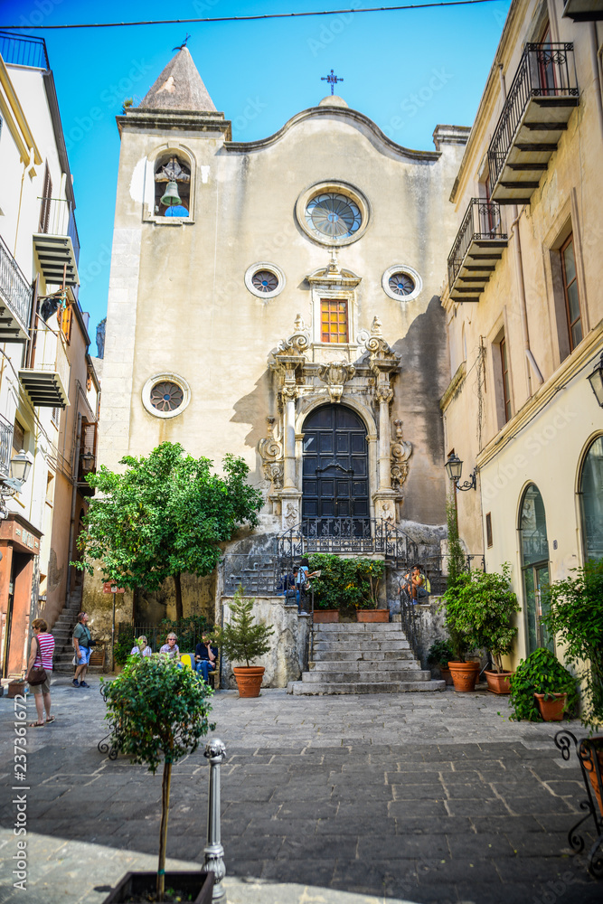 Beautiful Sicilian squares