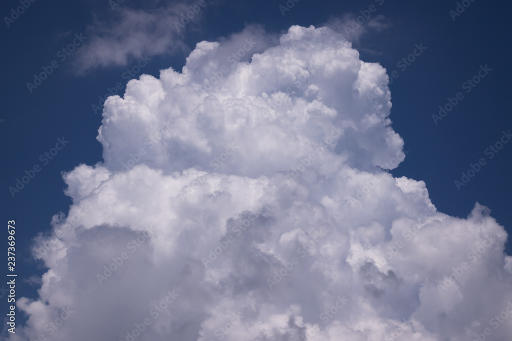 Naklejka premium Himmel mit Wolken