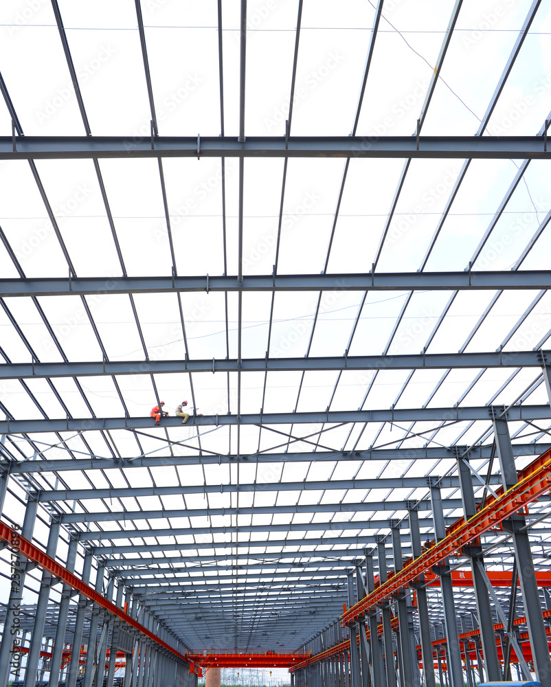 Fototapeta premium Steel structure workshop is under construction
