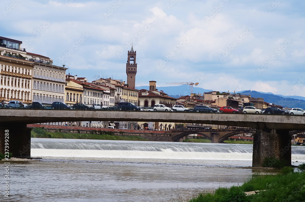 Fototapeta premium Amerigo Vespucci bridge Florence Italy