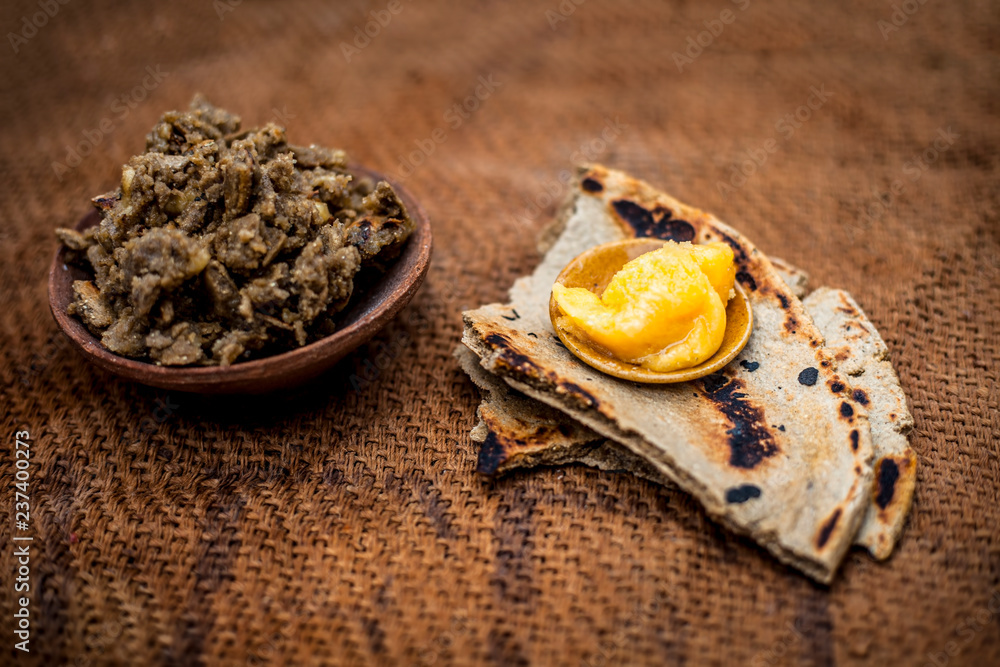 Φωτογραφία Indian and asian popular dish Malida which is made of crumbling the left over rotis or parathas with sweeteners and dry fruits,Close up view