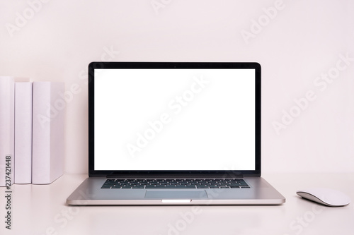 Obraz na płótnie laptop computer on white table