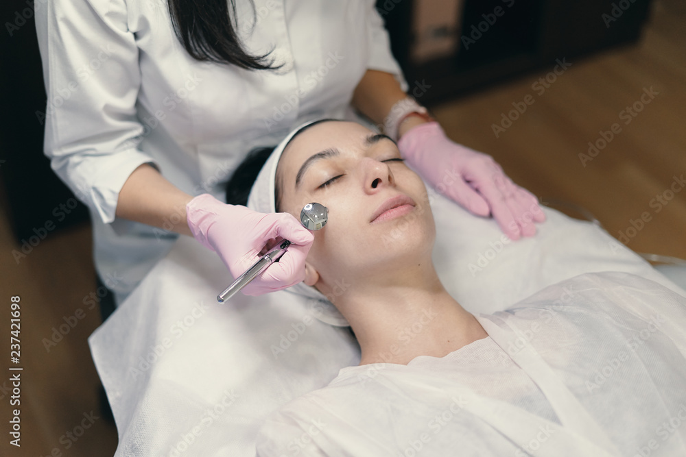 Rejuvenating facial treatment