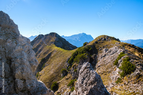 Blick auf Kramerspitze und Zugspitze