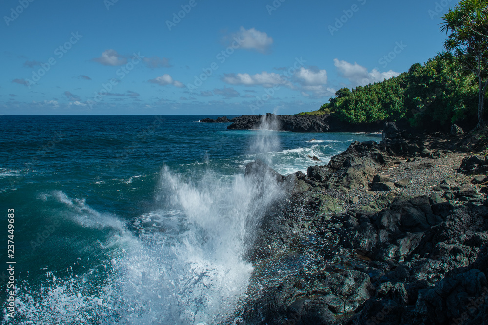 ocean waves crashing onto lava rocks ocean waves crashing onto lava rocks