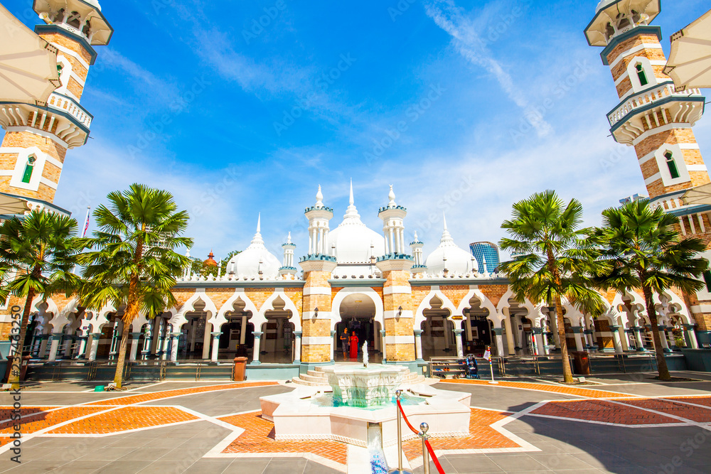 Masjid Jamek mosque in Kuala Lumpur - obrazy, fototapety, plakaty 