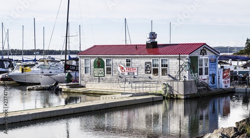 Cuadro en lienzo Steamers Boat House in Charlottetown