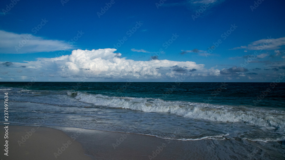  Sea, white beaches, waves, sea. Mexico affects not only colors but also cleanliness on the beaches