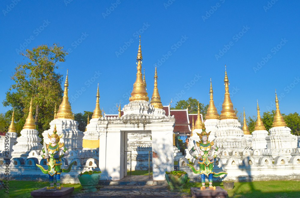 Naklejka premium Wat Chedi Sao Lang (Chedi Sao Lang Temple)