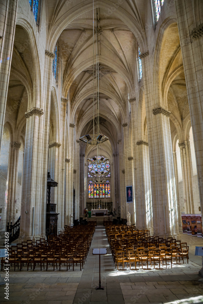 Abbatiale de St-Maixent-l'Ecole, Deux-Sèvres. Abbatiale de St-Maixent-l'Ecole, Deux-Sèvres.