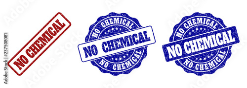 NO CHEMICAL grunge stamp seals in red and blue colors. Vector NO CHEMICAL labels with draft texture. Graphic elements are rounded rectangles, rosettes, circles and text labels.