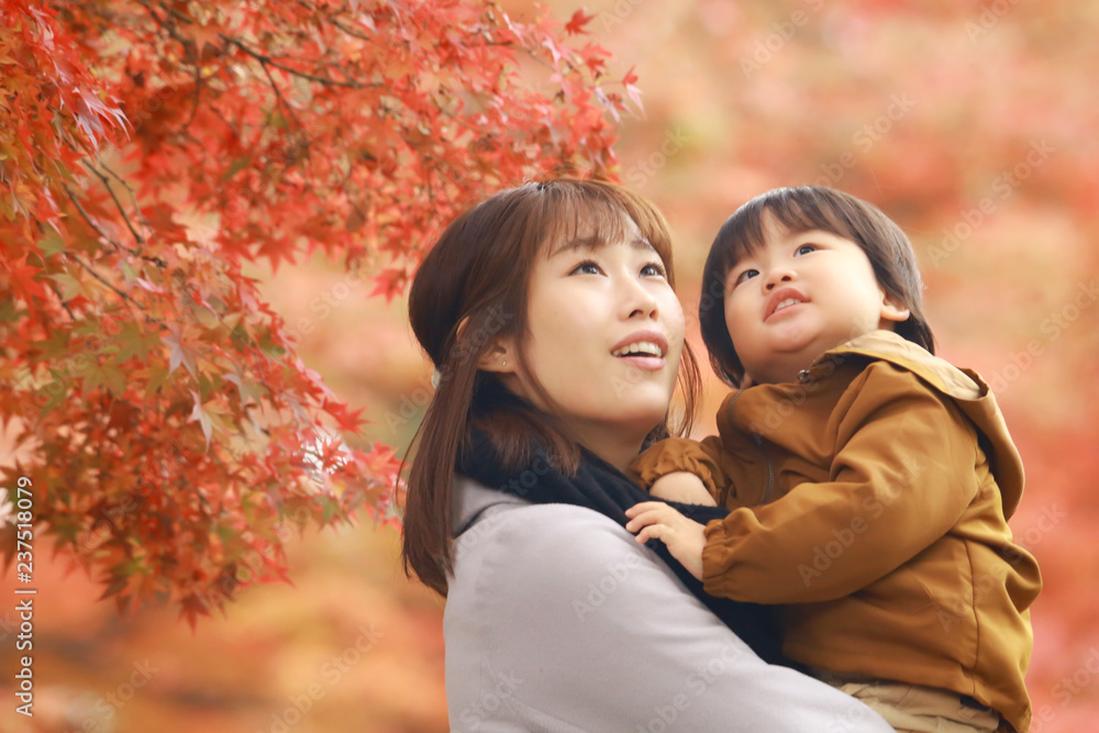 Fototapeta premium 笑顔の親子