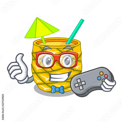 Gamer Pineapple fruit juice on character drink