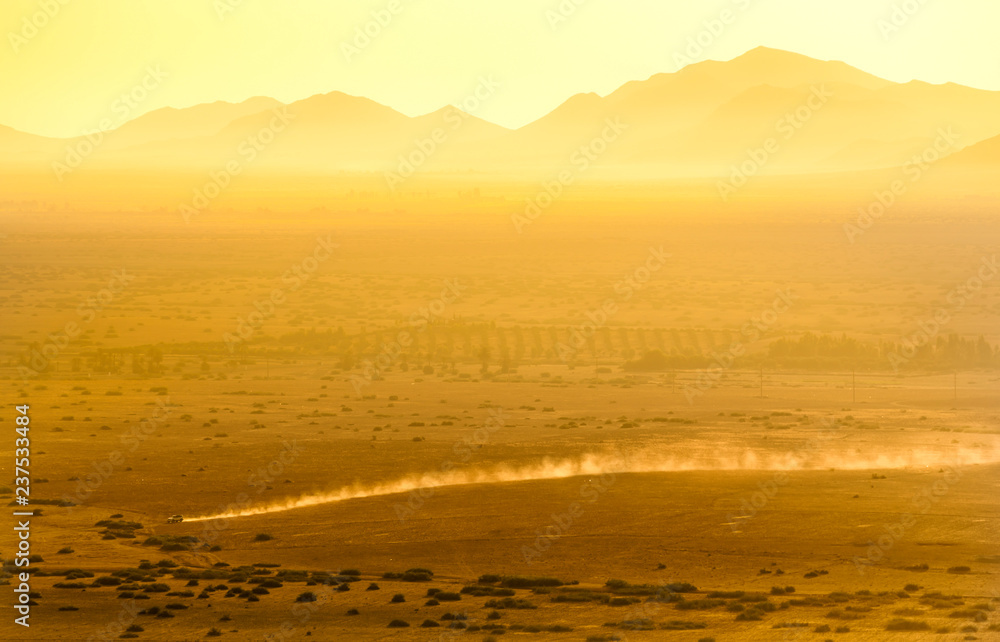 Recorriendo las montañas del Atlas, en los limites del desierto del Sahara