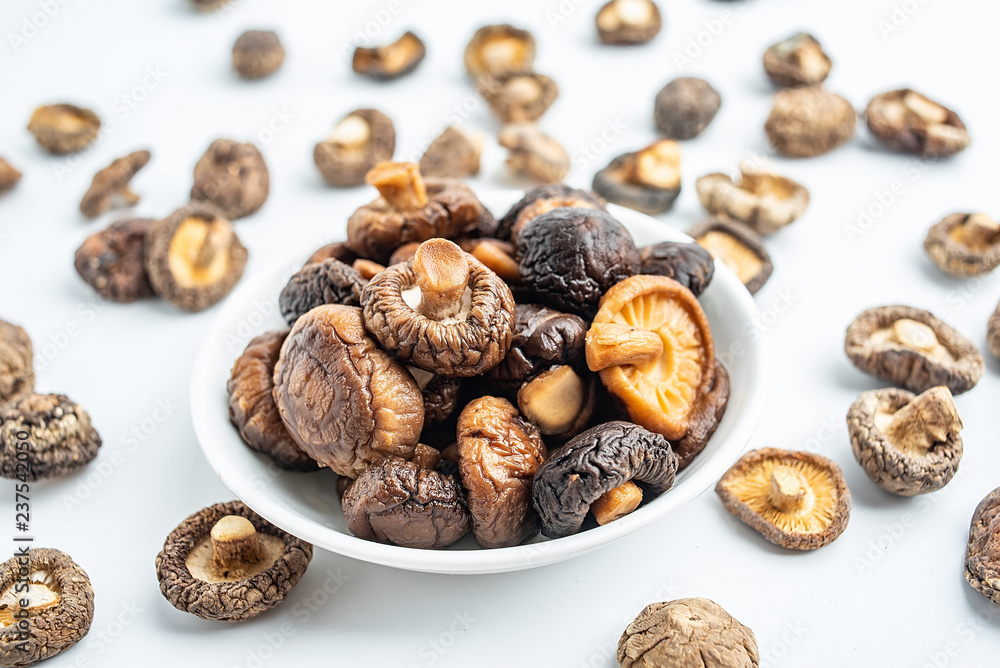 Thick fragrant mushroom, small mushroom Thick fragrant mushroom, small mushroom