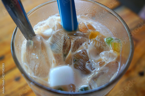 Che Thai – delicious sweet soup dessert with coconut cream palm nuts jackfruit jelly durian ice cube milk tea traditional food street food Vietnamese Thailand cuisine