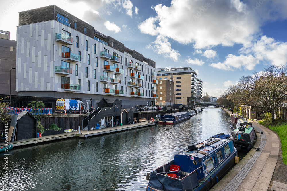 Gainsborough Wharf on Regents Canal in London