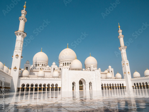 Sheikh Zayed Mosque frontal side