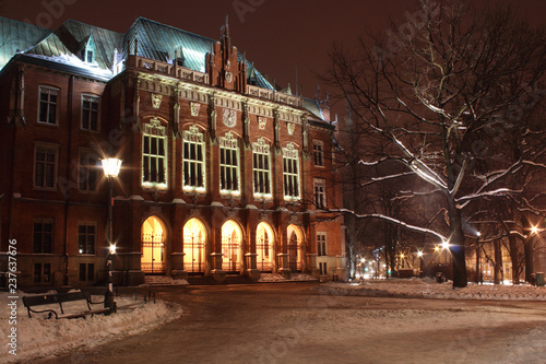 Obraz na płótnie Collegium Novum - Jagiellonian Univercity at night, winter, Krakow, Poland w salonie