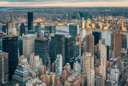 View of buildings in Midtown Manhattan, in New York City © jonbilous