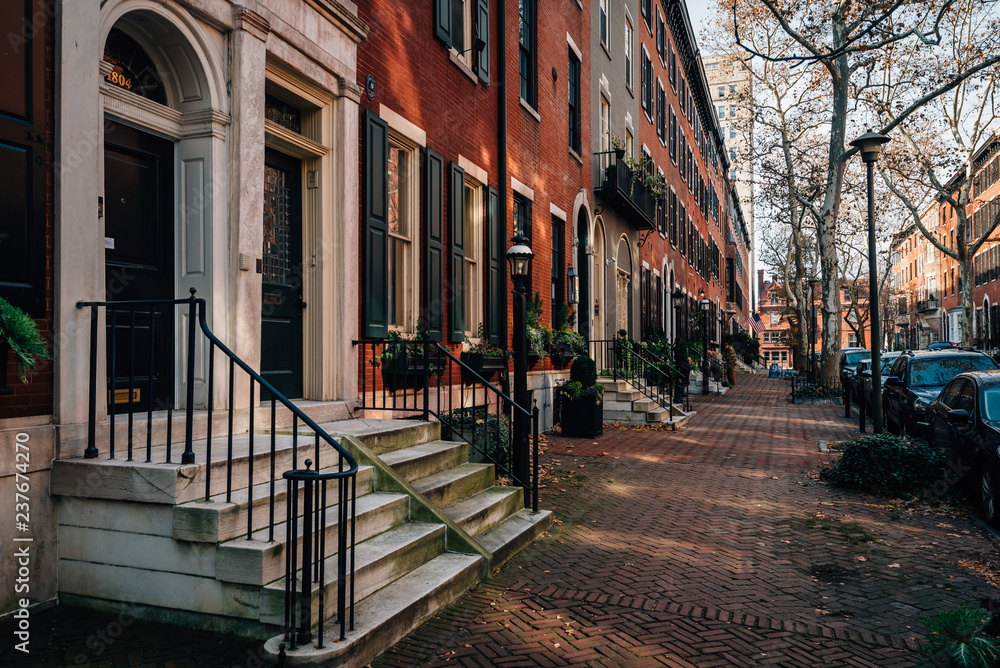 Fototapeta premium Row houses near Rittenhouse Square, in Philadelphia, Pennsylvania.