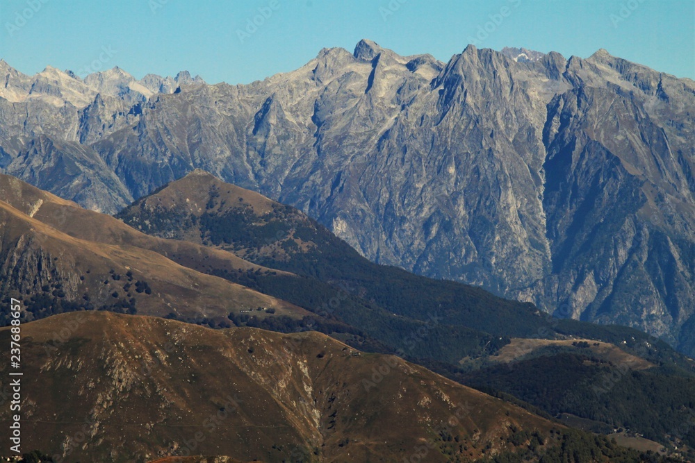 Alpines Panorama (Bernina-Gruppe mit Badile und Sasso Manduino)