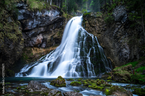 Fototapeta Naklejka Na Ścianę i Meble -  Gollinger waterfall - Austria