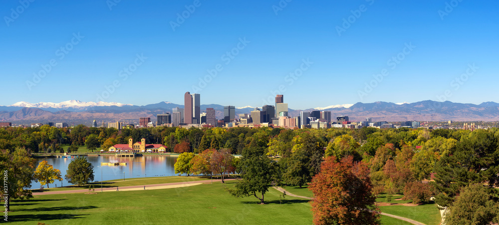 Skyline of Denver downtown with Rocky Mountains - obrazy, fototapety, plakaty 