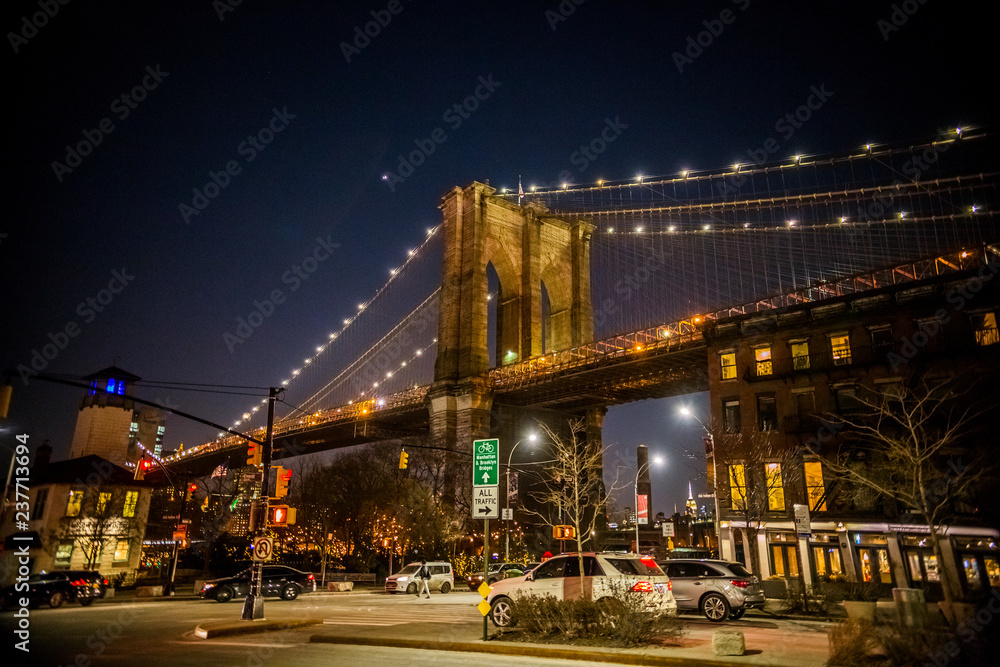 Obraz premium bridge at night