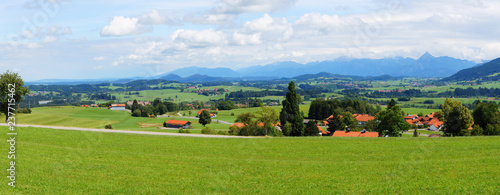 Blick von Oy Mittelberg auf das sommerliche Alpenvorland bei Füssen Panorama
 photo