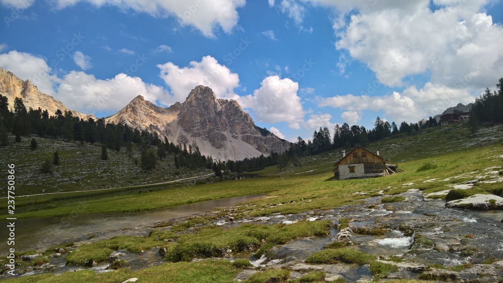 Obraz premium An amazing caption of the mountains in Trentino, with a great views to the dolomites of Brenta in summer days