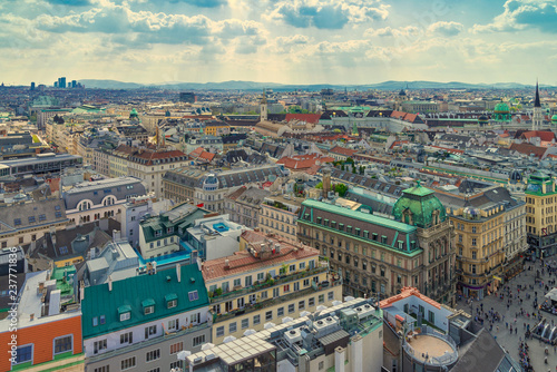 Fototapeta Naklejka Na Ścianę i Meble -  Panoramic view cityscape of Vienna in Summer from the stephansdom cathedral, Austria