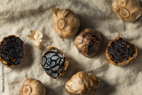 Slika na platnu Organic Fermented Black Garlic
