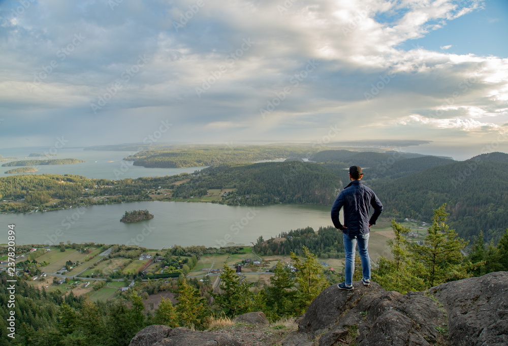 Fototapeta premium The View of Fidalgo and San Juan Islands on Mount Erie