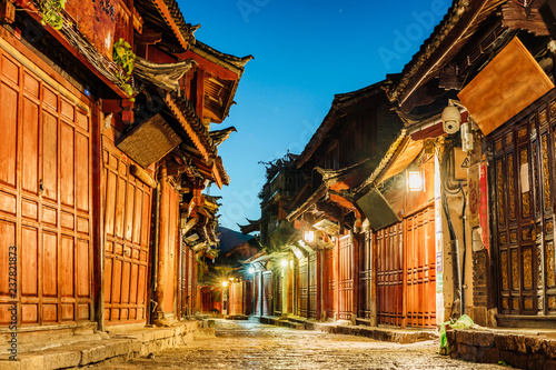 Noc widok Dayan antycznego miasta ulica w Lijiang, Yunnan, Chiny