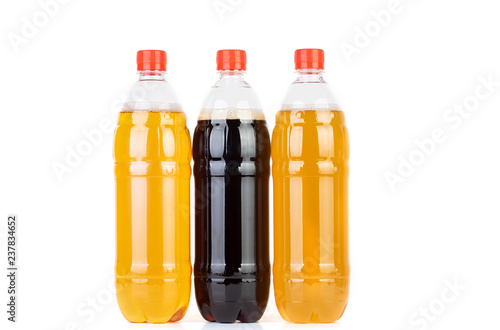 Obraz na płótnie beer in plastic bottles isolated on white background w salonie