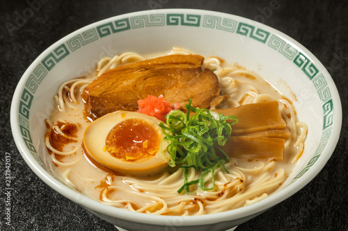 とんこつラーメン tonkotsu pork ramen Japanese food 