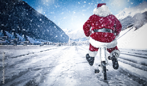 Santa Claus on winter road  © magdal3na