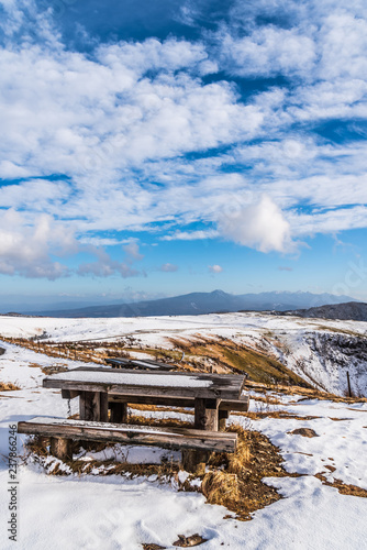 Wallpaper Mural 初雪のベンチ Torontodigital.ca