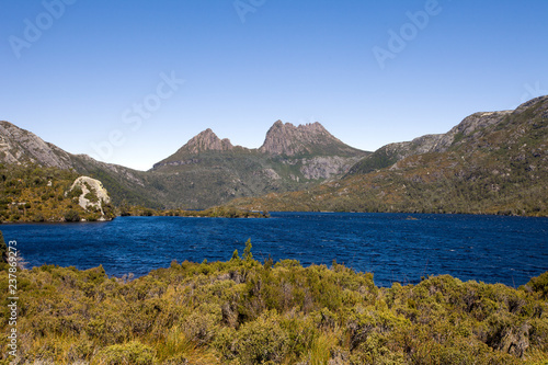 Fototapeta Naklejka Na Ścianę i Meble -  Cradle Mountain, great place for trekking and camping in Tasmania.