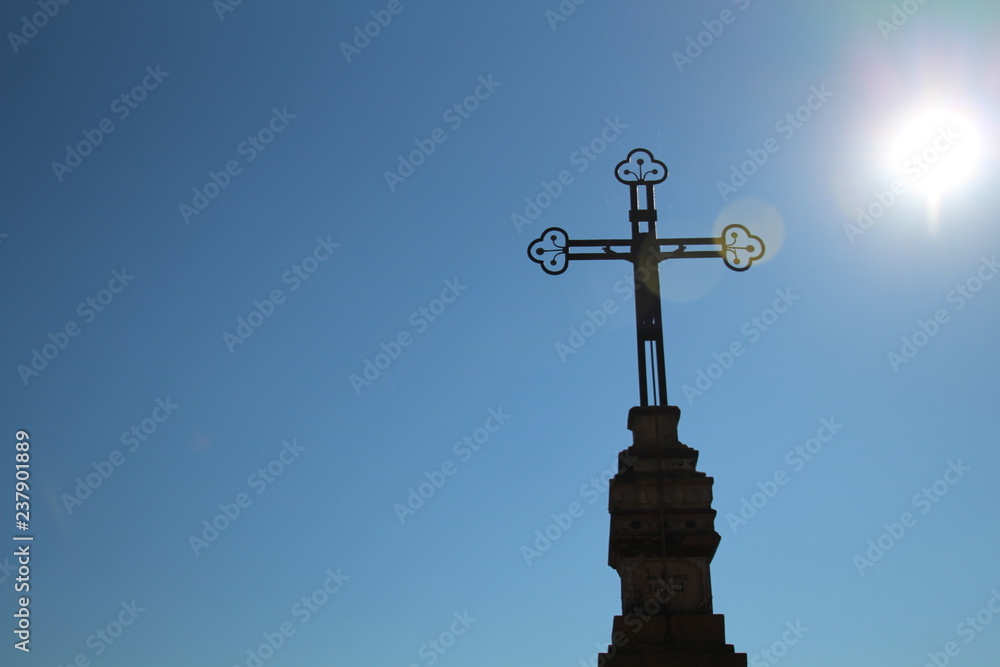Litermont Gipfelkreuz im Saarland in der Sonne Litermont Gipfelkreuz im Saarland in der Sonne